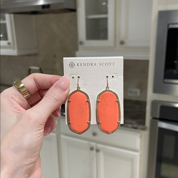 Kendra Scott Coral Drop Earrings - Picture 1 of 4